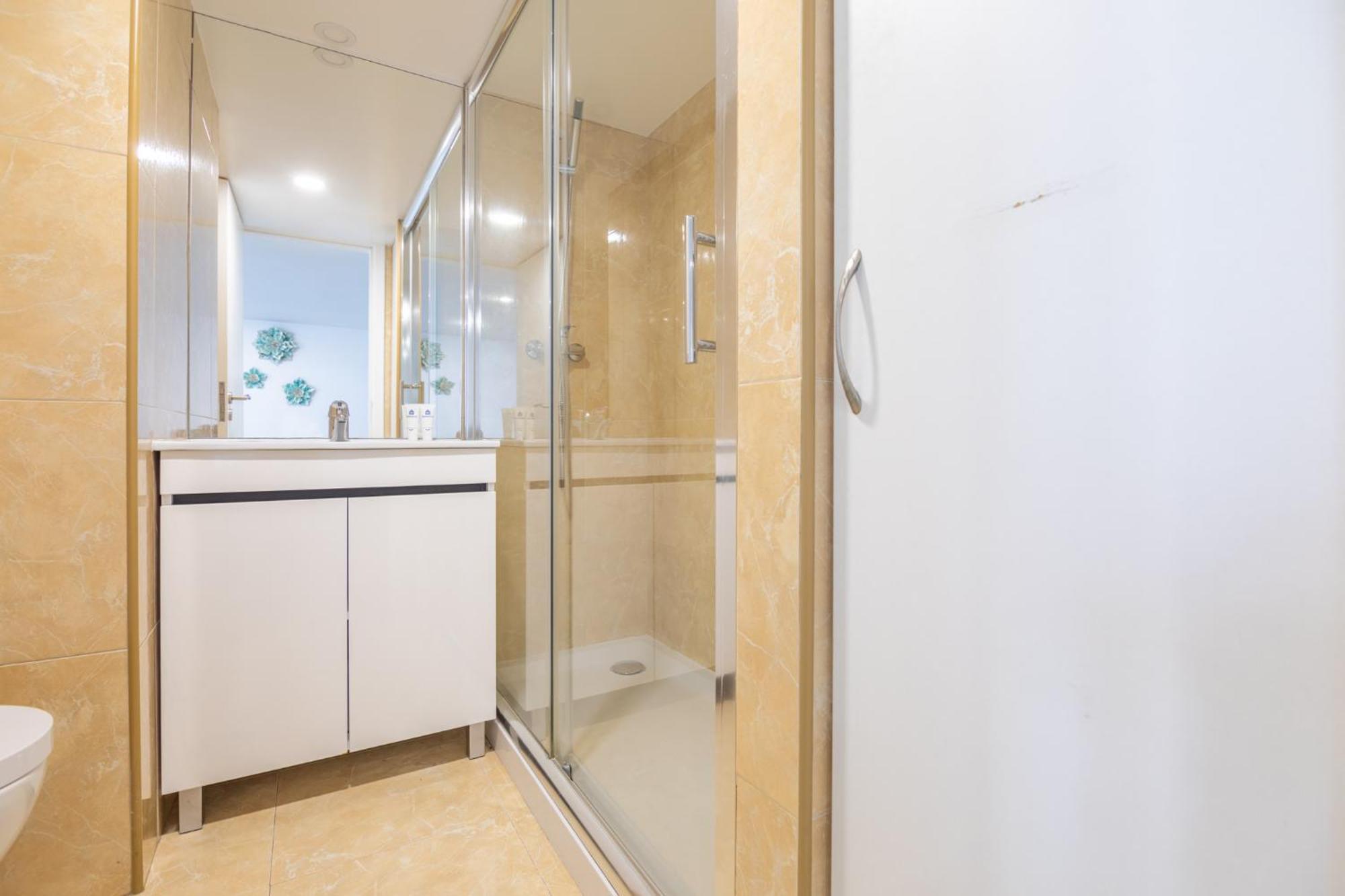 Deluxe Spacious Flats W Mezzanine By Host Wise Apartment ปอร์โต ห้อง รูปภาพ